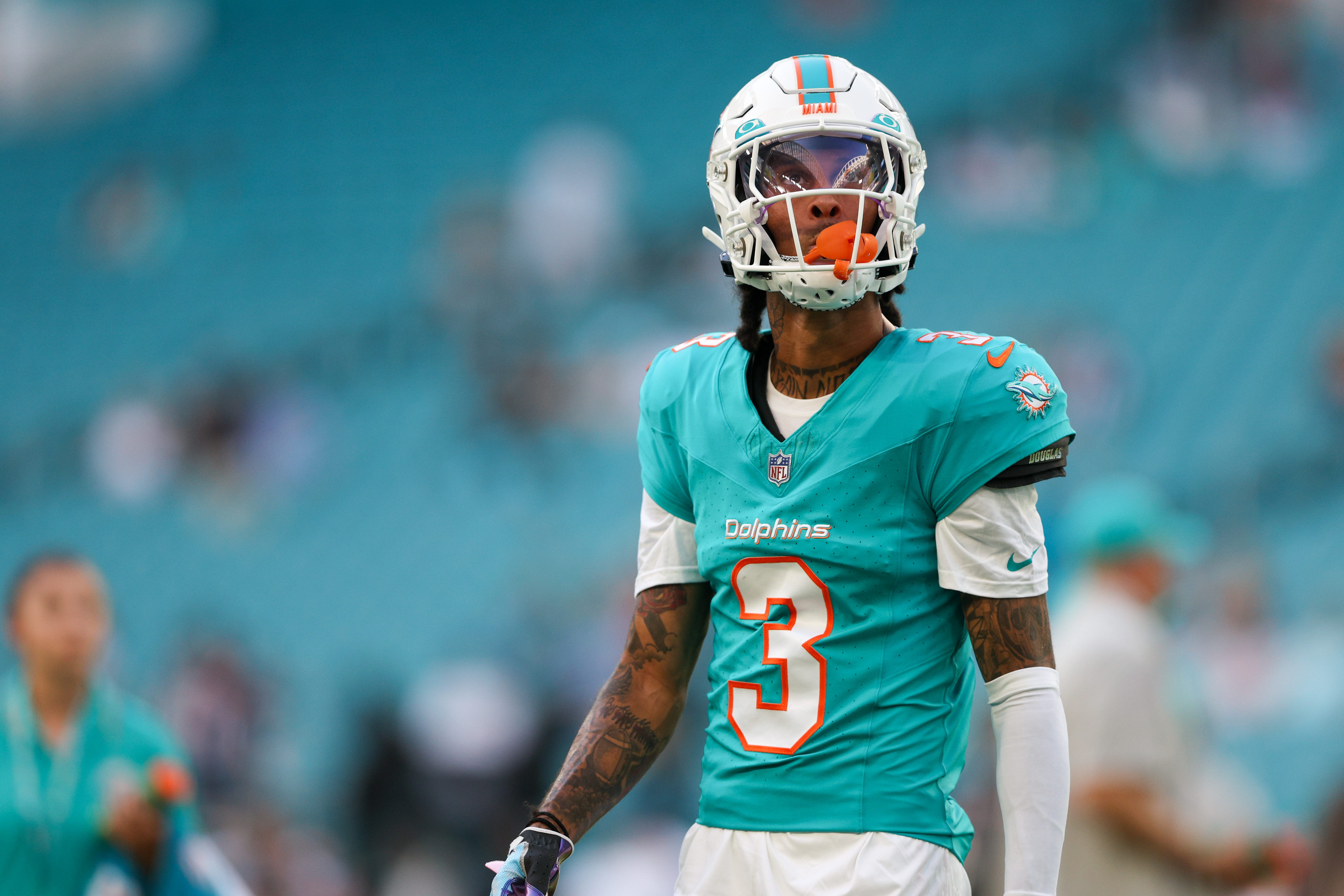 Dolphins elevate WR Robbie Chosen to active roster again