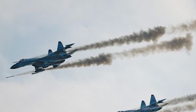 Russia's pulling its aircraft away from the front lines as Ukraine hits air bases with deep strikes, Western intel says