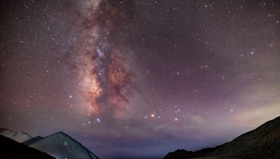 At India's Only Dark Sky Reserve, Stargazing Couple Is Star Attraction