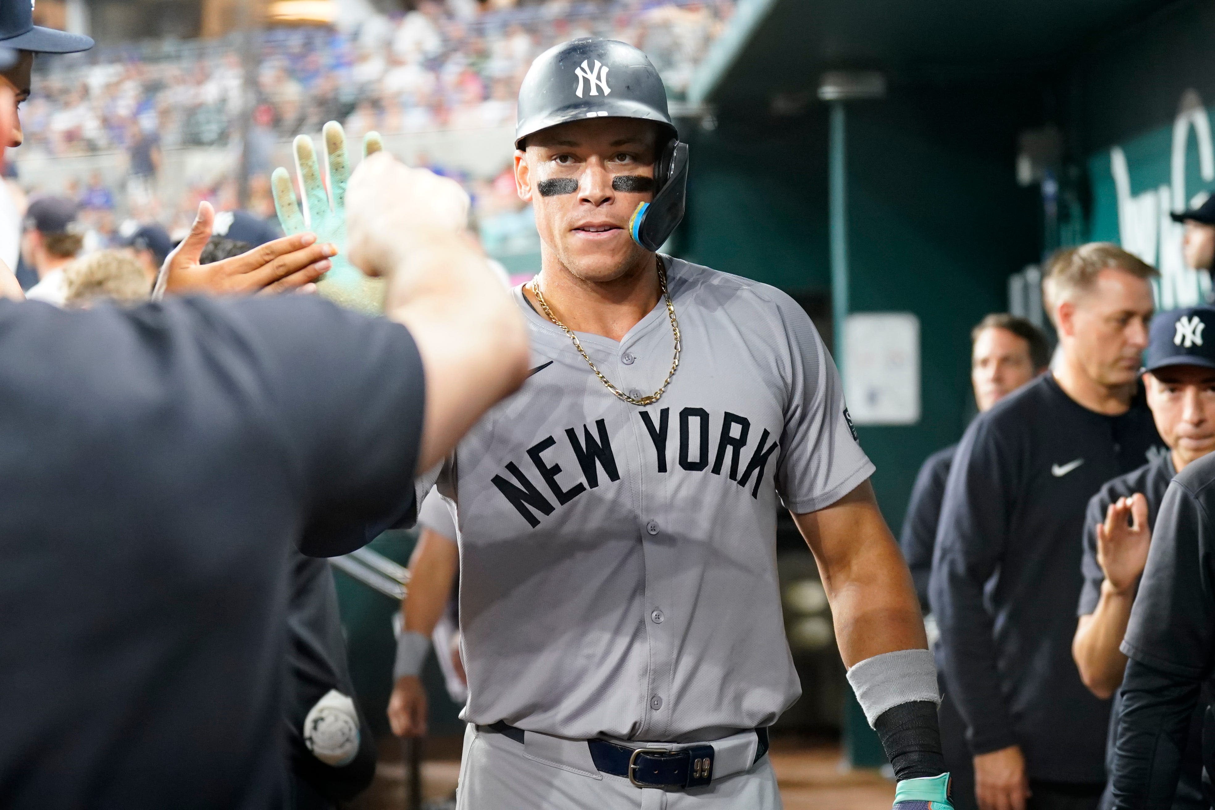 Aaron Judge, Yankees hope for power surge as they arrive at Wrigley Field to play Cubs