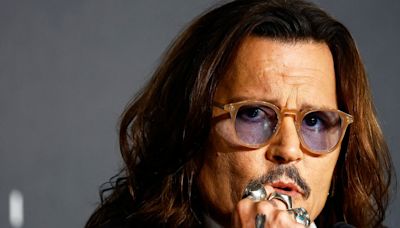 Johnny Depp asegura no estar "ni remotamente cerca de ser normal" en su sincera reflexión sobre la fama en Hollywood