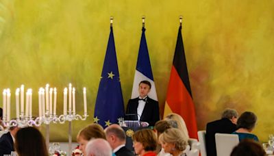 Macron lamenta la "fascinación por el autoritarismo" que cunde en Europa