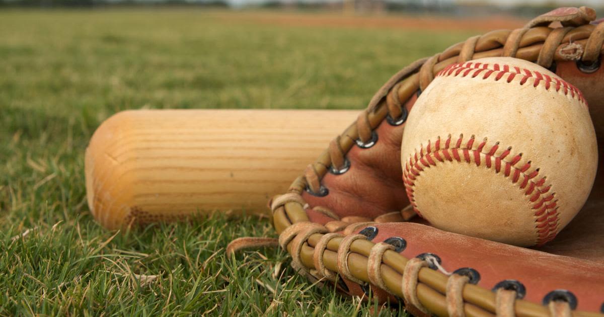 High school sports roundup: St. Joseph baseball sweeps Dominican at Kapco Park