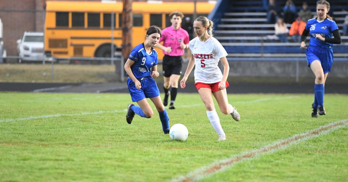 Toutle Lake girls soccer downs Castle Rock for first win of season