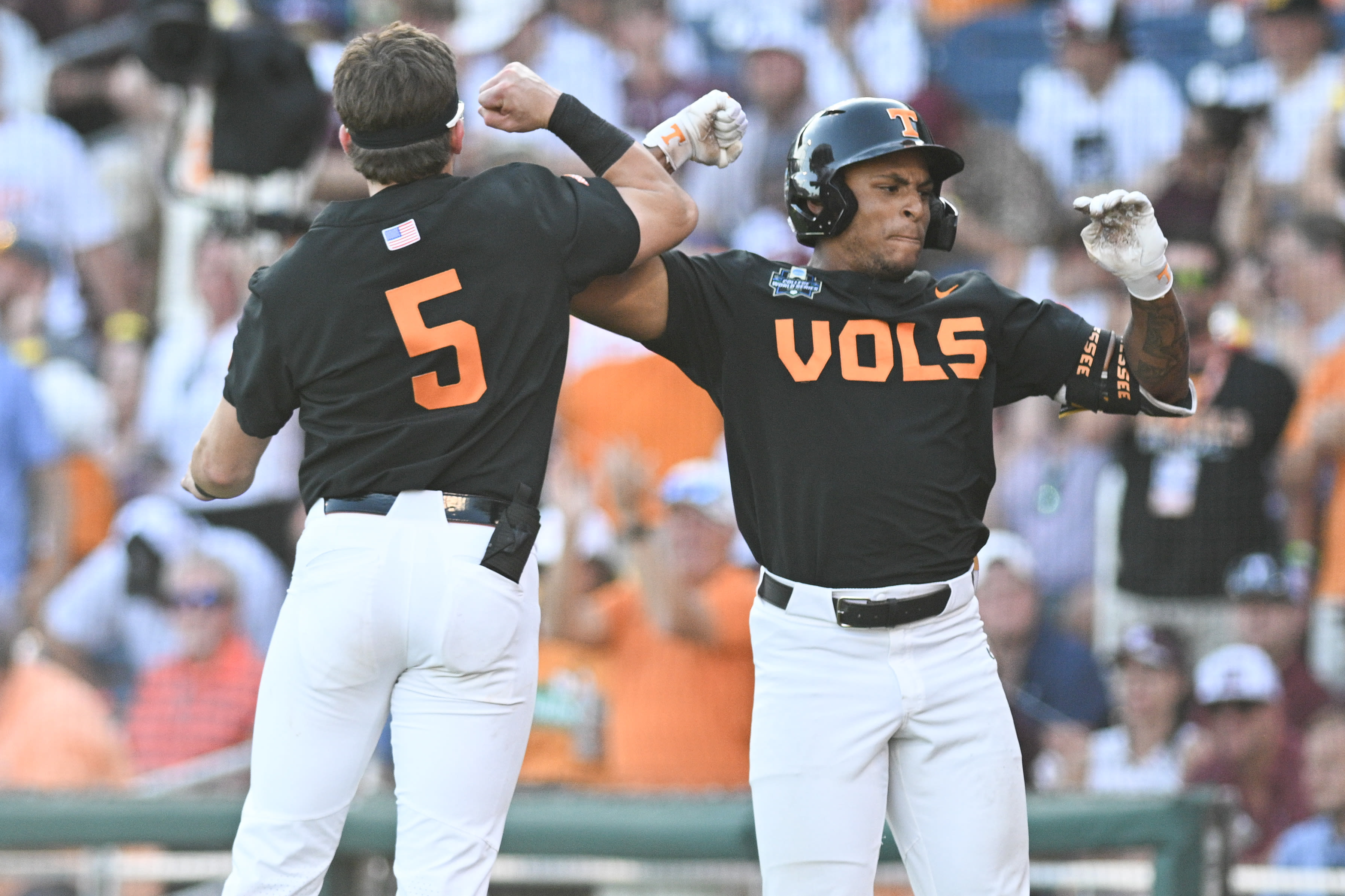 Men's College World Series Finals: Tennessee holds on to beat Texas A&M and claim first national title