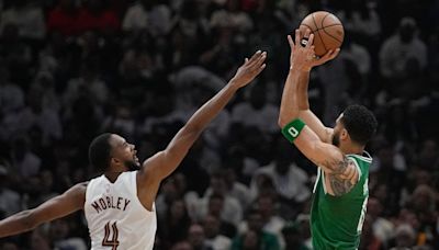 Jayson Tatum scores 33 points, Celtics rebound from loss to beat Cavs 106-93 for 2-1 series lead