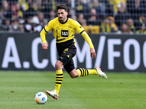 Bayer Leverkusen discuss signing Mats Hummels