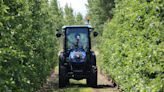 Mueren un hombre y un niño en un accidente de un tractor en Cudillero (Asturias)