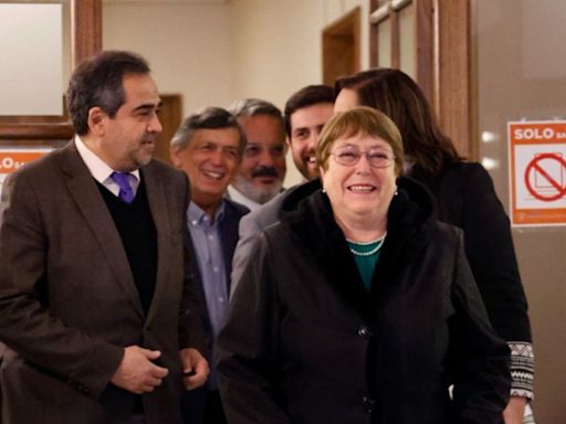 La “bendición” del PC a un tercer período de Michelle Bachelet y la amenaza que implica para Tohá - La Tercera