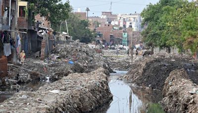 Southeast Delhi residents fearful of heavy rains causing recurrence of sewage backflow into homes