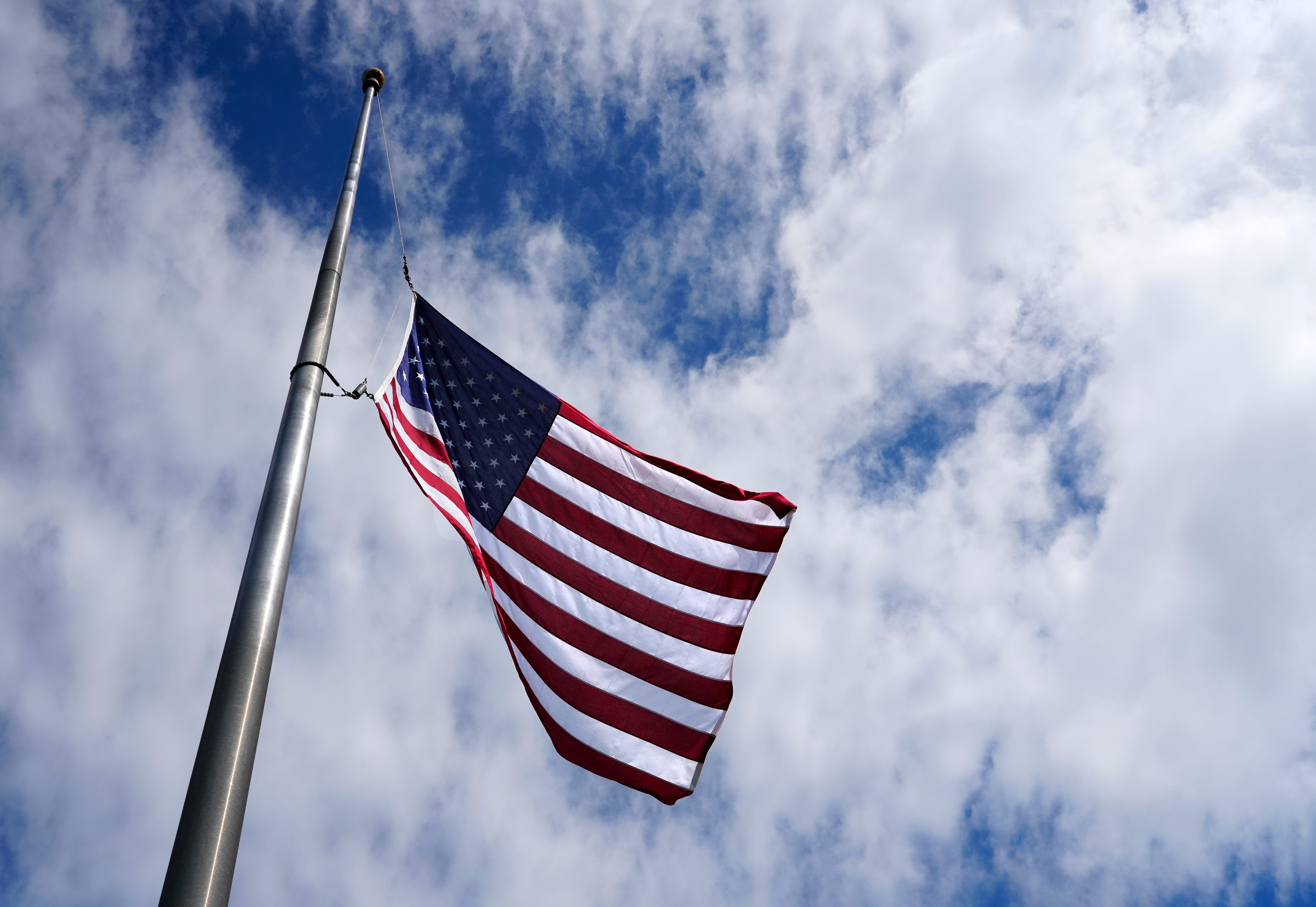 Governor Kotek orders flags lowered to honor firefighting pilot