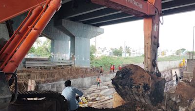 Chennai Mayor holds meetings with residents to resolve civic issues in neighbourhoods near canals