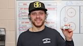 Watch David Pastrnak share special message with Bruins after record win