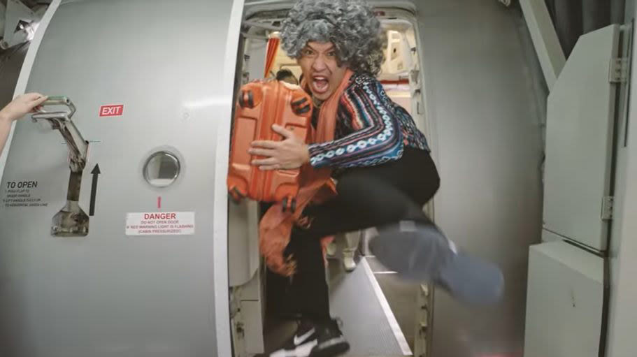 SG “auntie” soars for Singapore with Singlish and ‘kiasu’ spirit through Jetstar Asia’s viral music video for National Day