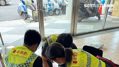 台中2歲男童「誤吞玩具球」！一度無呼吸心跳…警員巧遇協助CPR救回一命