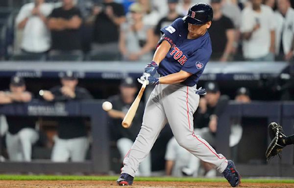 Red Sox stun Yankees 5-3 on 2-run homers by Yoshida in the 9th and Rafaela in the 10th