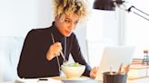 The 5 health risks of eating lunch at your desk