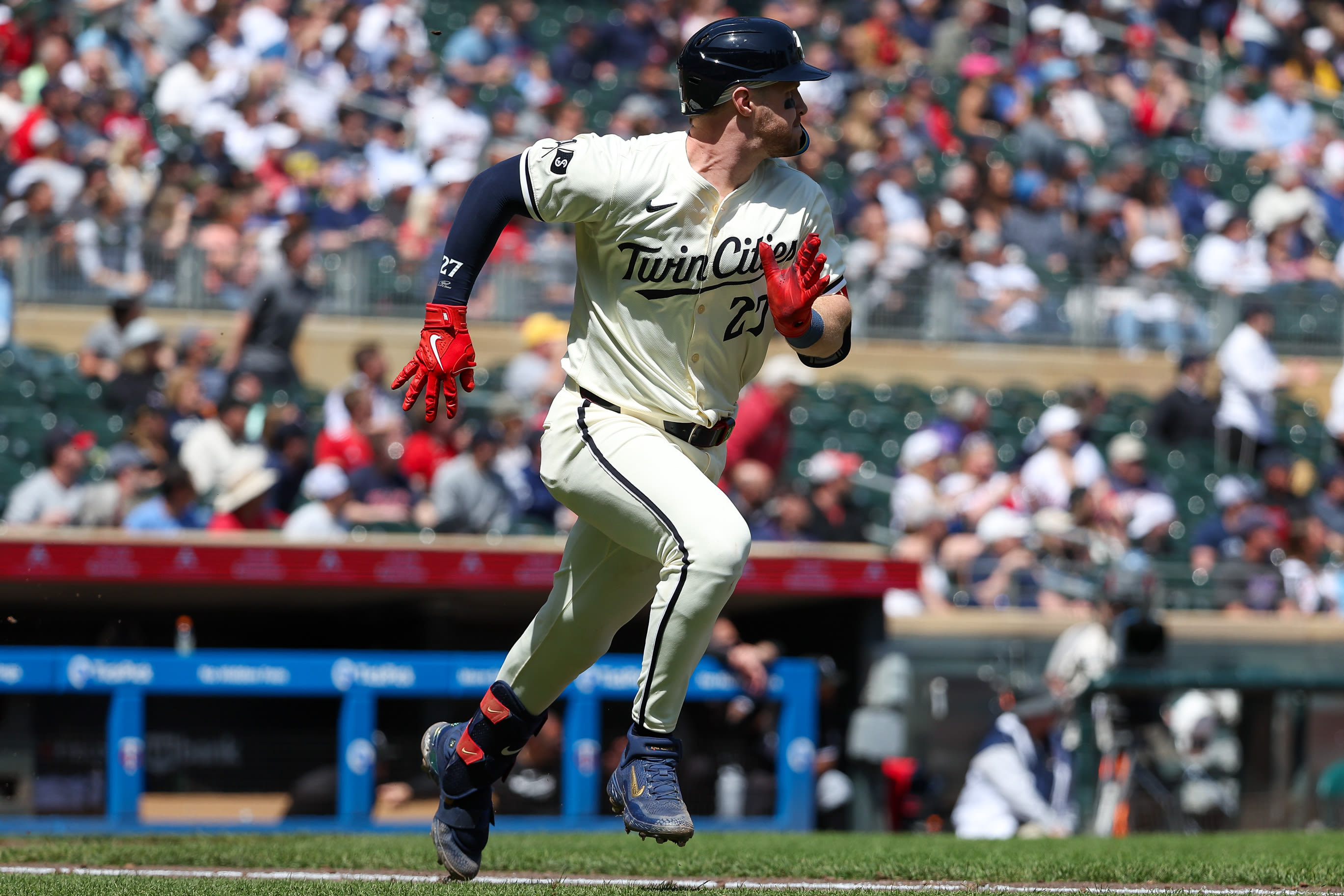 Twins overpower scuffling White Sox with five homers