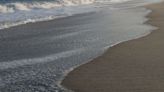 Sewage spill closes waters along 2 miles of Los Angeles beaches