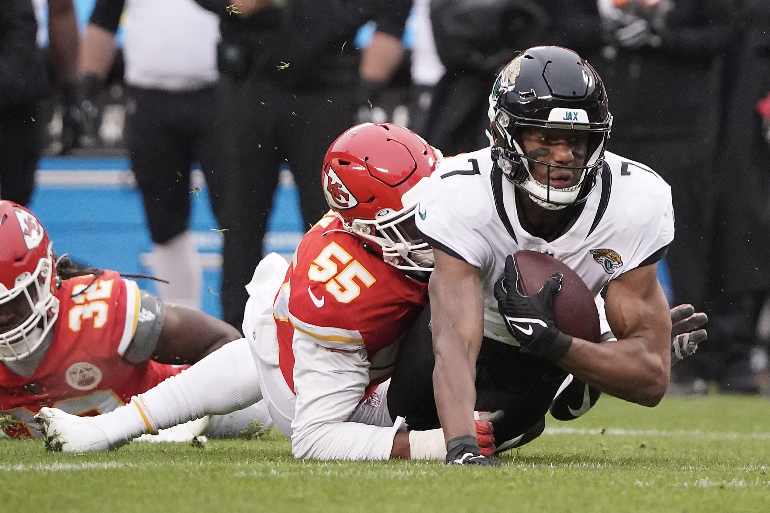 Report: Former Jaguars WR Zay Jones visiting Chiefs