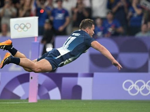 JO 2024 (rugby à 7): en feu, Dupont et les Bleus battent l'Argentine pour rejoindre les demi-finales