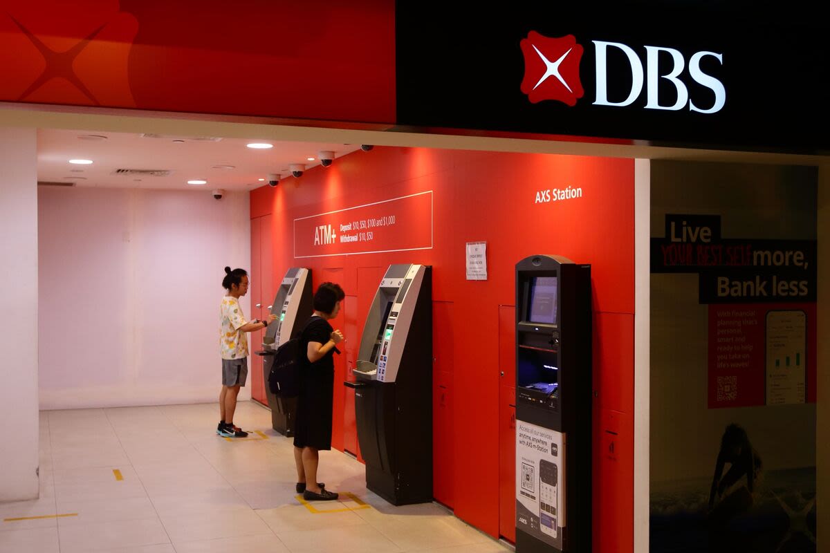 Singapore’s MAS Asks DBS to Identify Cause of Outages, ST Says