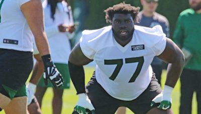 Lane Johnson confirms Mekhi Becton is getting reps at offensive guard