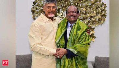 Lulu Group Chairman Yusuf Ali meets Chandrababu Naidu, to invest in Andhra again - The Economic Times