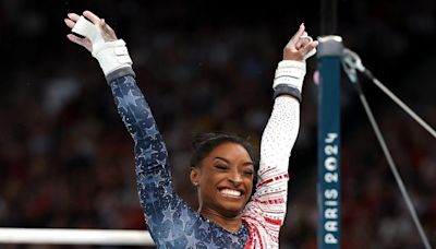 Simone Biles steals the show as Canadians finish fifth in Olympic gymnastics team final