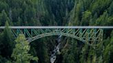 Teen survives 400-foot fall from canyon in Washington state