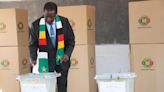 Zimbabue escoge a su próximo presidente en una jornada electoral tranquila