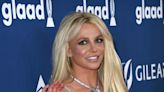 Britney Spears se quita su anillo de casada antes de irse de vacaciones