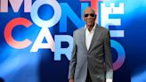 VIDEO: Morgan Freeman apareció en el Festival de Televisión de Monte Carlo con un extraño guante