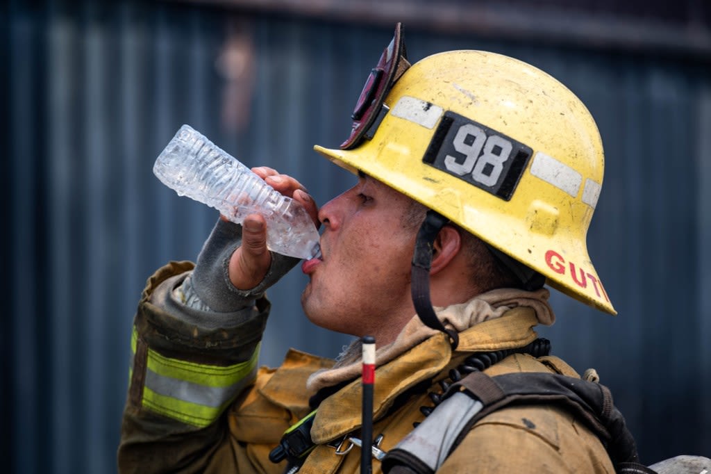 Extended heat wave bakes Southern California mountain, valley areas, adds wildfire risks