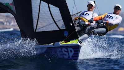 ¡Primer oro para Españaen los Juegos Olímpicos de París: Botín-Trittel, campeones en 49er y ganando la Medal Race!