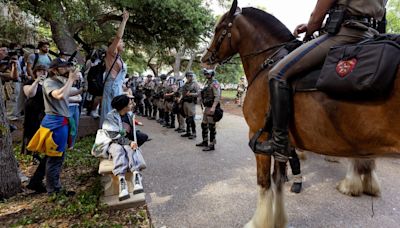美國大學抗議：從警方突襲哥倫比亞大學到席捲全美的校園運動