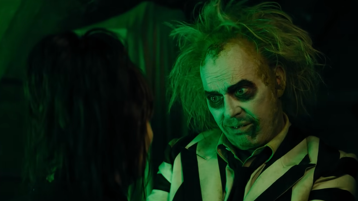 Beetlejuice Beetlejuice Director Says Michael Keaton Was 'Possessed by a Demon' While Filming