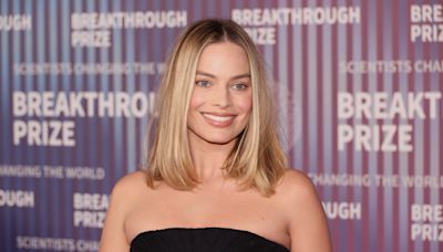 Margot Robbie just rocked these New Balance sneakers shoppers say 'are like walking on air'