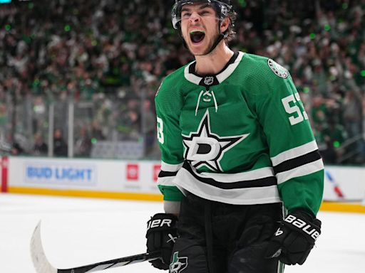 Dallas Stars take Game 7 over the defending champion Vegas Golden Knights, 2-1