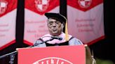 Gilberto Santa Rosa acepta el doctorado honoris causa de Berklee College of Music