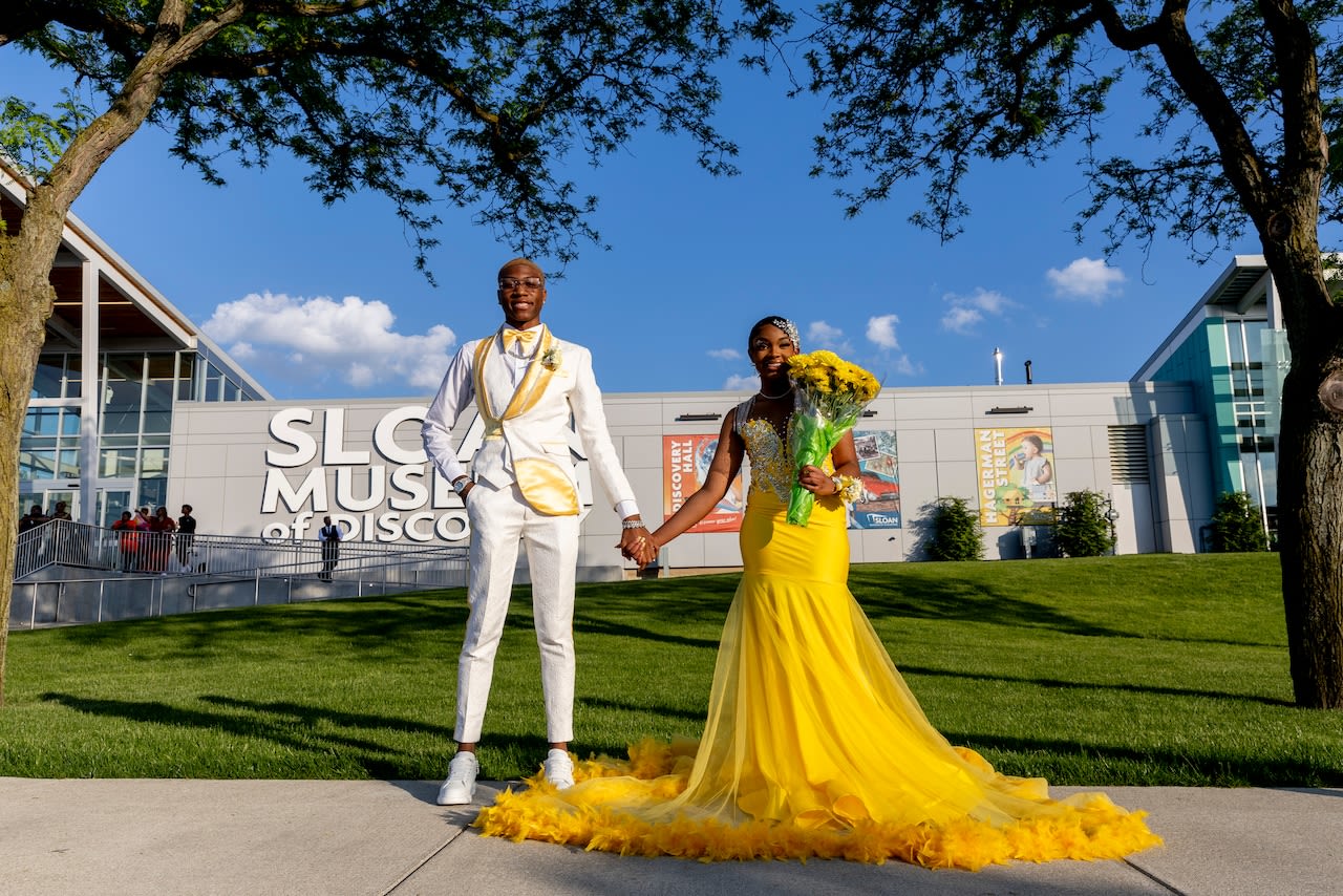 Subscribers! Download your free 2024 prom photos from across Michigan from weekend of May 18