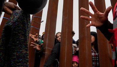 Biden ‘cierra’ a migrantes la frontera de Estados Unidos con México