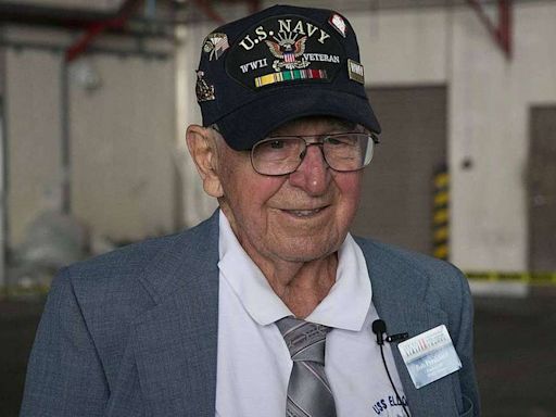 102-Year-Old WWII Veteran Who Saw Flag Raised at Iwo Jima Dies on Way to D-Day Event in France