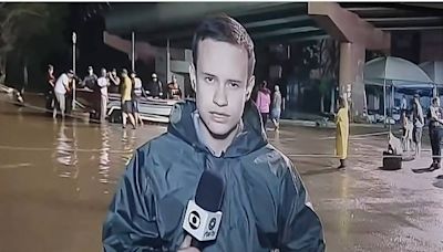 Repórter da Globo é hostilizado ao vivo: 'Desserviço, mentira da mídia'