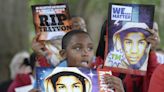 Marchan en Miami para recordar al joven afroamericano Trayvon Martin