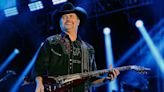 Singer John Rich offers free concert to fraternity for protecting US flag from protestors