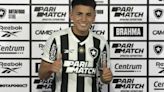 Almada responde sobre ambições no Botafogo: 'Libertadores é um sonho'