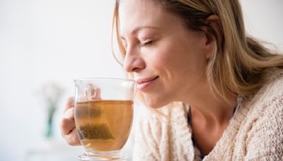 Speed Fat Burn and Tame Stress: The Benefits of Oolong Tea for Women Over 50
