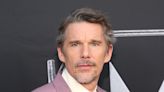 Ethan Hawke ya está rodando a las órdenes de Almodóvar en el desierto de Almería