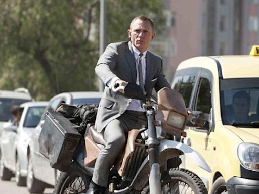 James Bond resucita las noches dominicales de RTVE